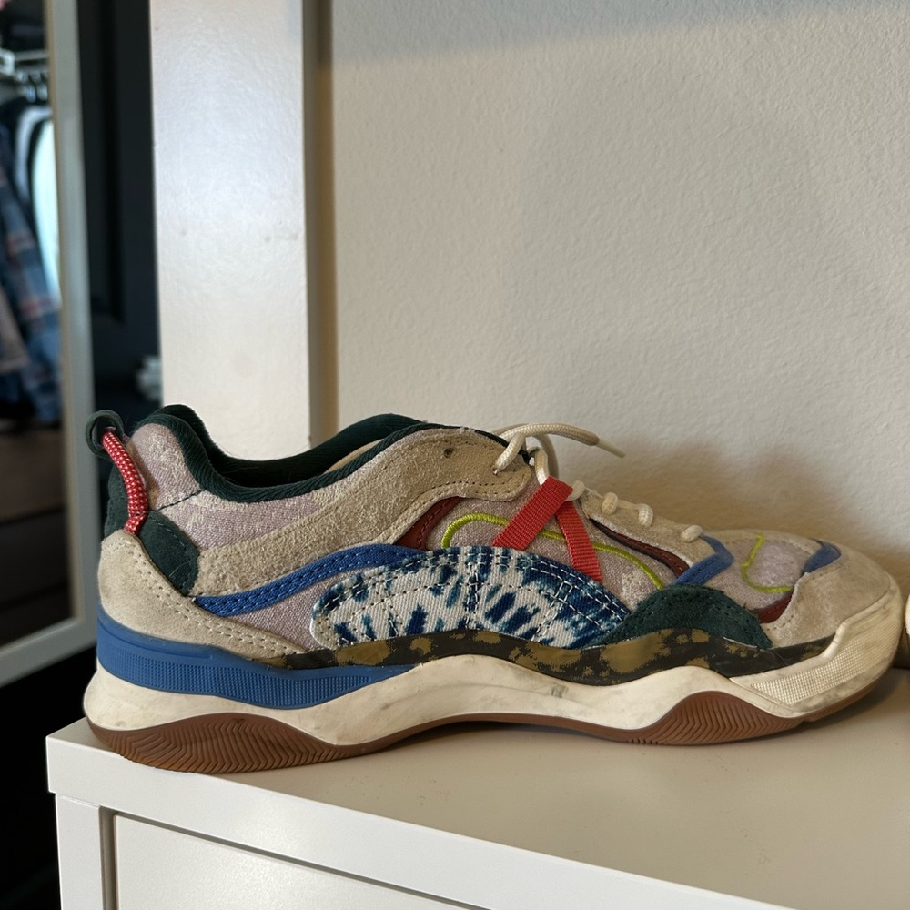 Women’s Size 9 Vans Unique Patterns And Colors - image 8